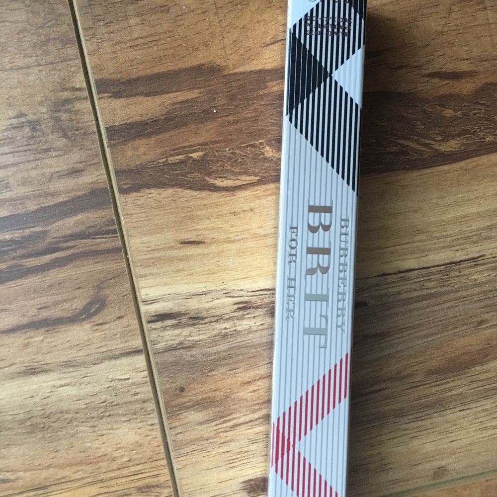 Burberry Brit for her rollerball NEW